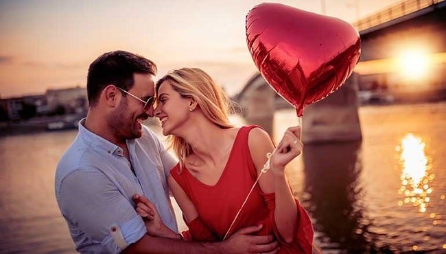 Onu Mutlu Etmek İçin Her Gün Kocama Söylediğim Yalan